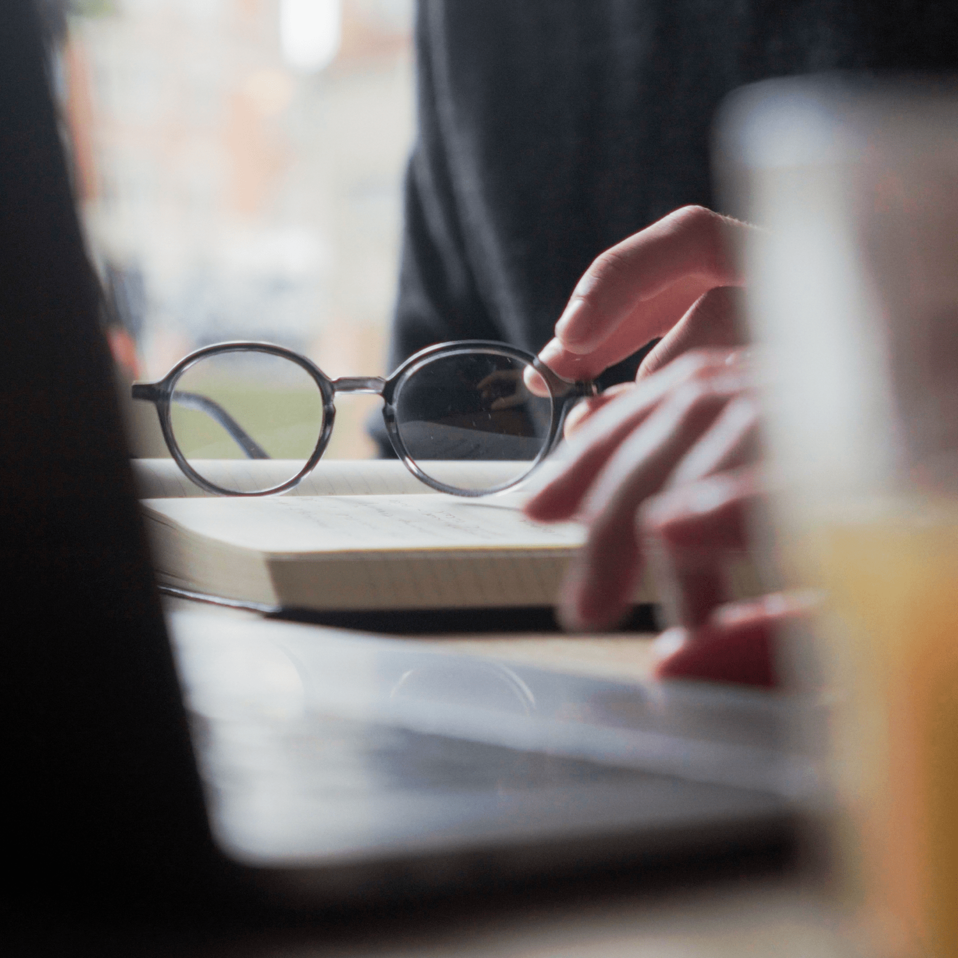 Läsglasögon Circle Slim - smoke