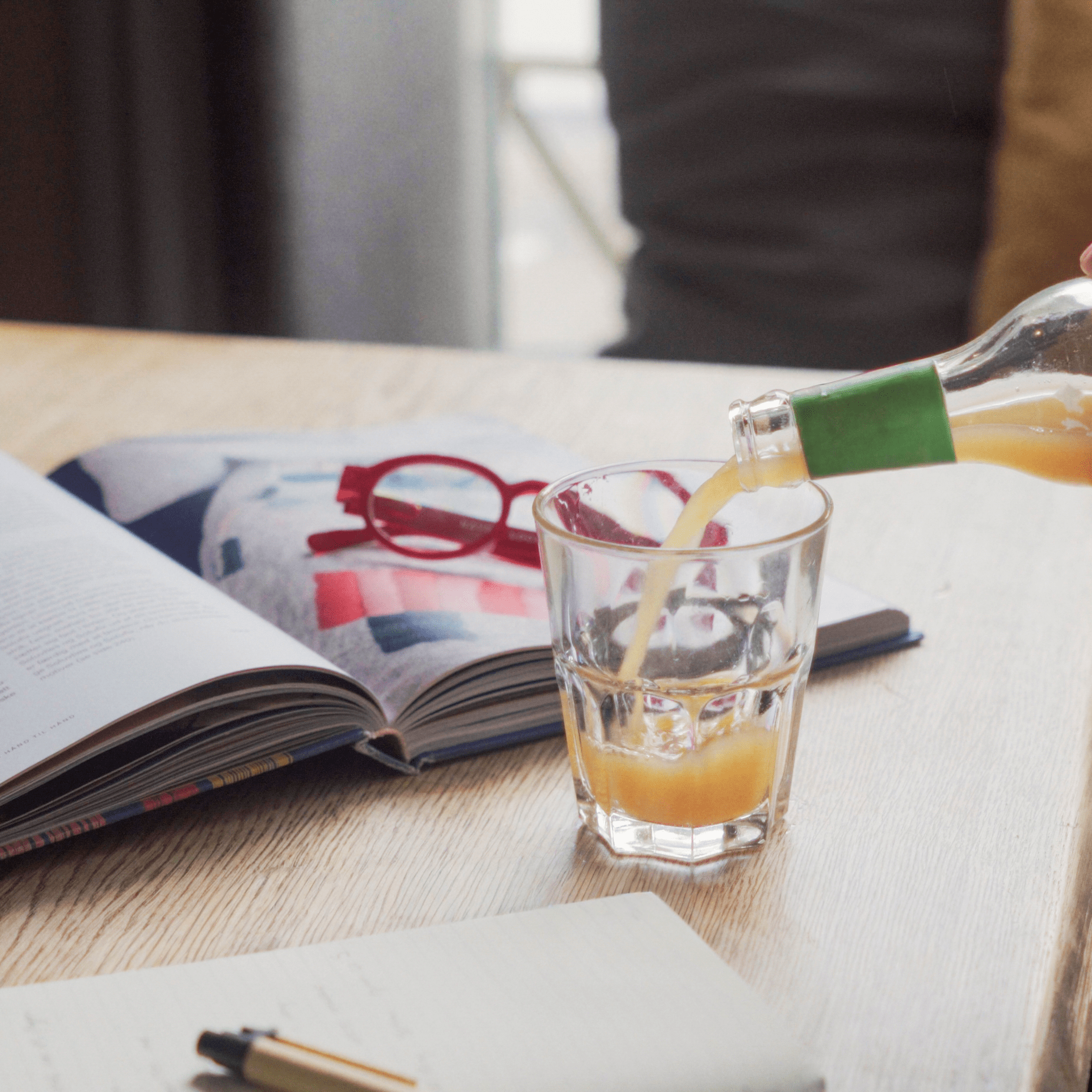 Läsglasögon Circle Twist - red